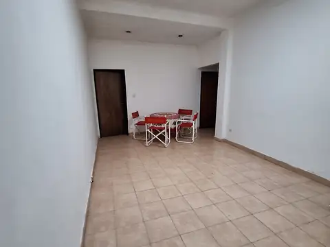 Depto Tipo Casa en Alquiler de 2 dormitorios