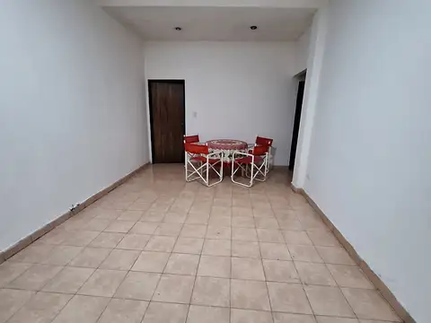 Depto Tipo Casa en Alquiler de 3 ambientes