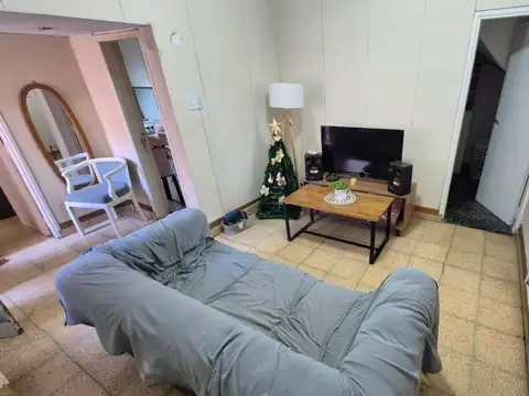 OPORTUNIDAD CASA CON 2 LOCALES Y 1 GALPON