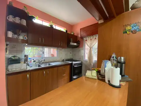 Casa 5 ambientes con 2 baños