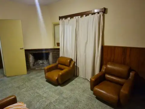 VENTA CASA C/ PILETA QUINCHO C SPEGAZZINI  EZEIZA