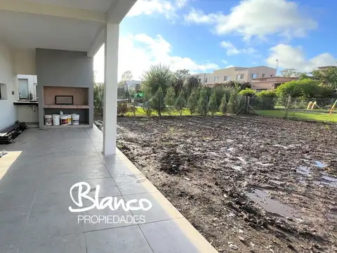 Casa en Venta en Pilar del Este - Santa Elena, USD 210.000
