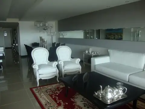 Departamento en Venta en Playa Brava, USD 895.000