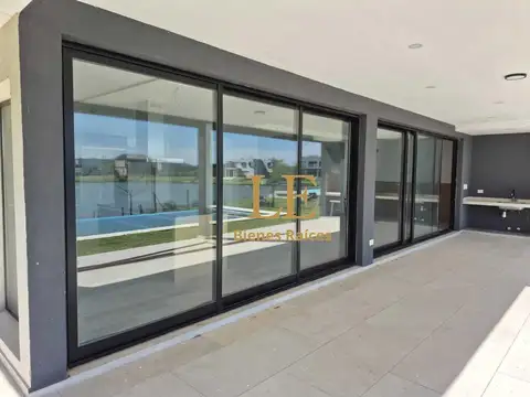 Casa en Venta de 5 dormitorios