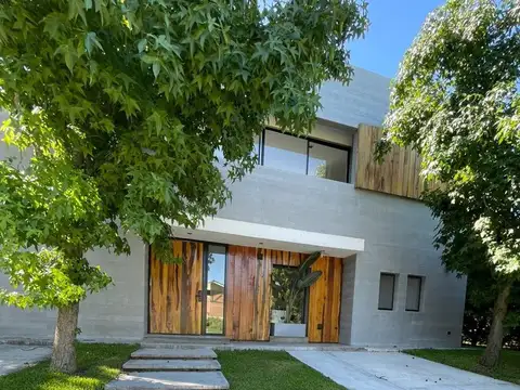 Casa en Venta en Country Club Los Cardales, USD 375.000