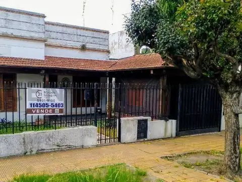 Carlos Octavio Bunge 1400, Piso 0