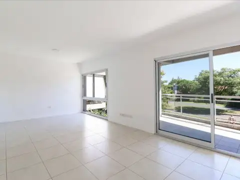 Corredor Bancalari - Benavidez 3900 , Piso 1