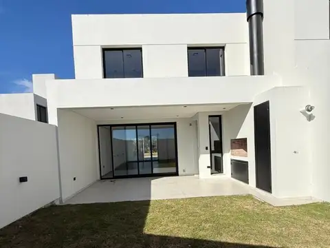 Casa en Venta en Countries y Barrios Cerrados en Córdoba Capital, USD 275.000