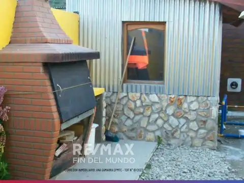 Casa 9 ambientes con 3 baños