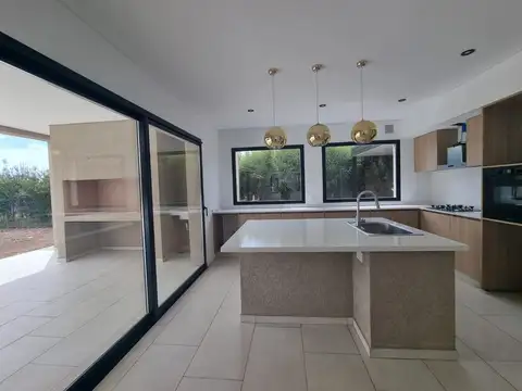 Casa en Venta de 5 dormitorios