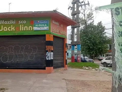 LOCAL EN ESQUINA EN MUY BUENA UBICACIÓN 