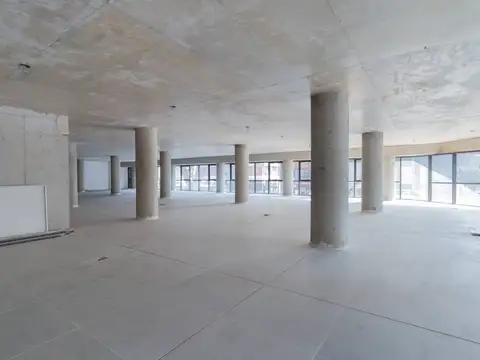 Av. Caseros 3400, Piso 1