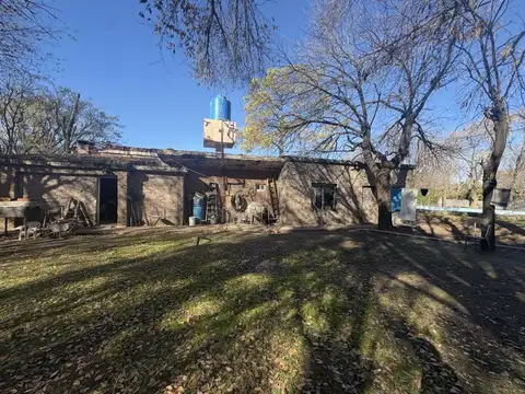 ROLDAN - CASA EN VENTA -ESQUINA RESIDENCIAL CON CASA A RECICLAR - 2500m2