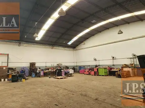 Galpón Parabólico 420 m² c/ baño y vestuario - ALQUILADO (IDEAL INVERSOR) - Villa Luzuriaga