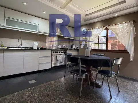 José León Suárez 2500