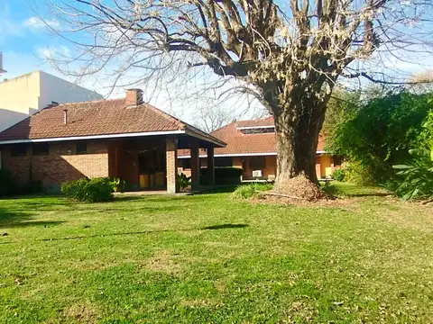 Casa 6 ambientes con 3 baños