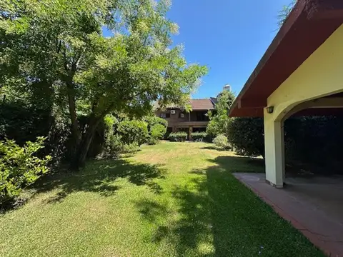 Casa 5 ambientes con 3 baños