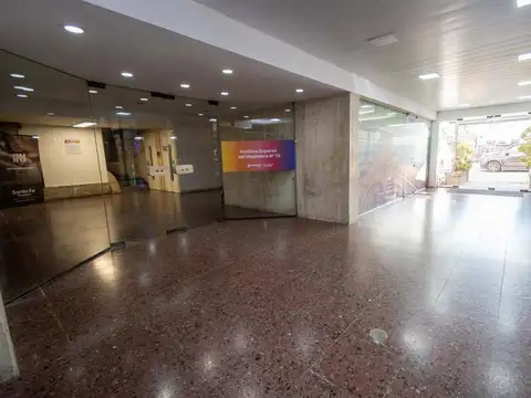 Edificio Completo - Locales comerciales y Oficinas