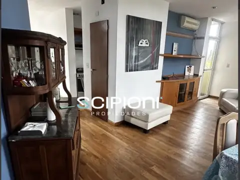 24 1100, Piso 4