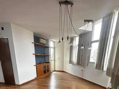 24 1100, Piso 4