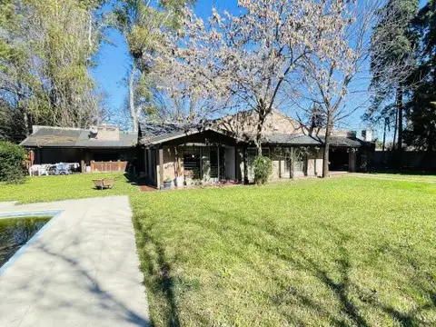 Casa 3 dorm, quincho y pileta en Venta - Ibarlucea