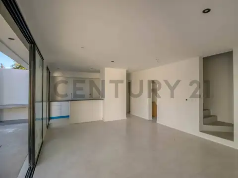 Casa 4 ambientes con 1 baño