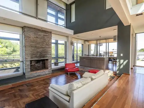 Casa 5 ambientes con 3 baños