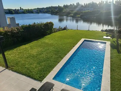 Casa  al lago en La Comarca a la Venta