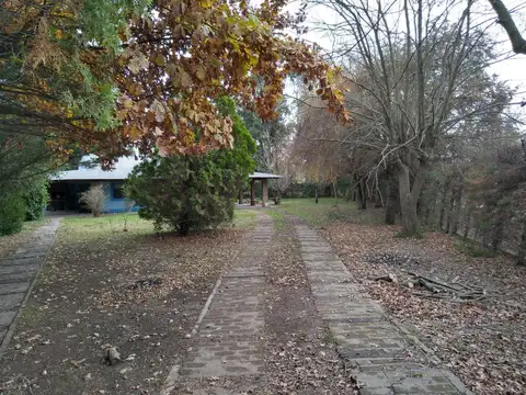 Casa quinta - Posibilidad de adquirir más lotes linderos
