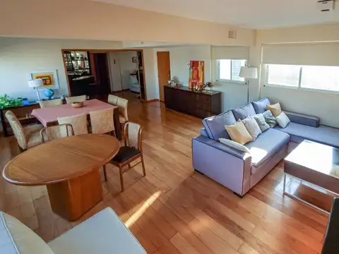 Departamento en Venta de 8 ambientes