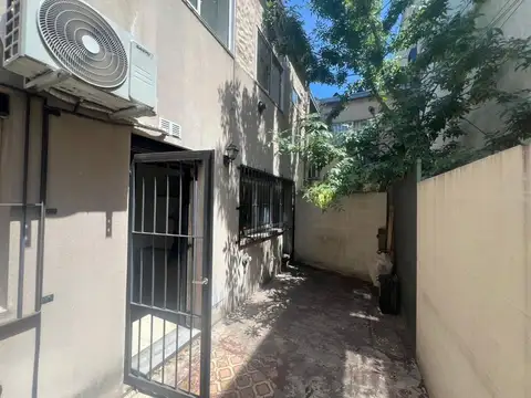 Depto Tipo Casa 2 ambientes con 1 baño