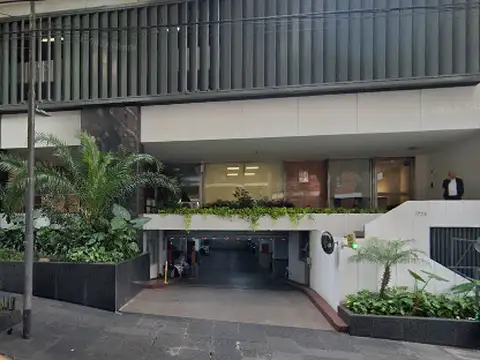 COCHERA EN VENTA - ZONA EMBAJADAS