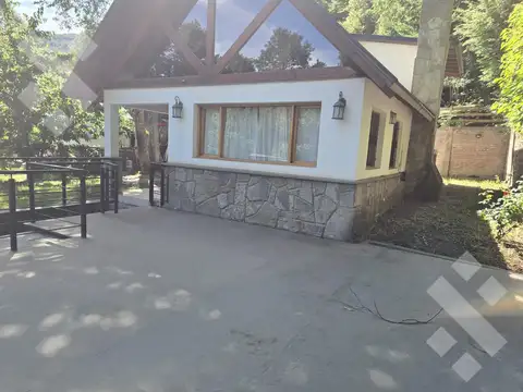 VENTA PH 4 DORMITORIOS CON QUINCHO Y COCHERA CUBIERTA - CASCO CENTRICO - SAN MARTIN DE LOS ANDES