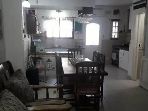 Casa 3 ambientes con 2 baños