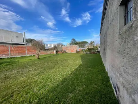 Calle 517 entre 17 Y 18 2200
