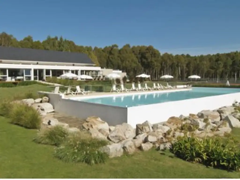 Áreas comunes piscina, juegos en Rumenco