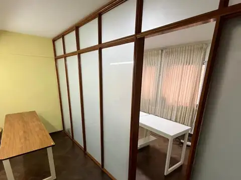 Oficina en Peatonal Córdoba al 1300