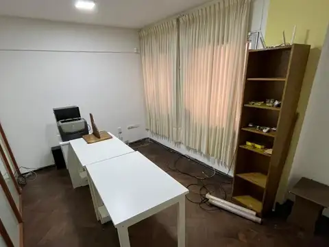 Oficina en Peatonal Córdoba al 1300