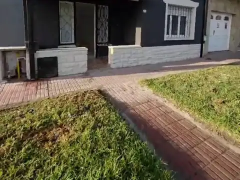CHALET EN PH DE 3 AMBIENTES PLANTA BAJA