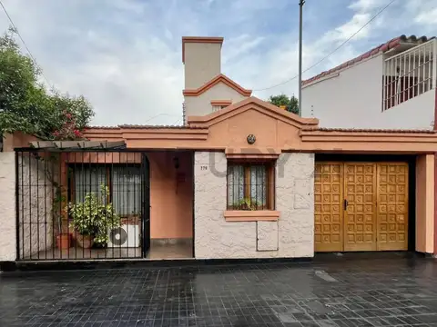 Almirante Brown 700, Piso 0