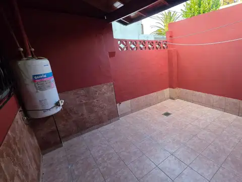 Depto Tipo Casa 4 ambientes con 2 baños