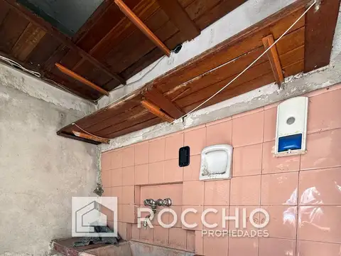 Casa 6 ambientes con 3 baños