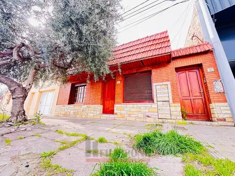 Casa de 2 dormitorios en venta en B° La Falda - Alvear 171