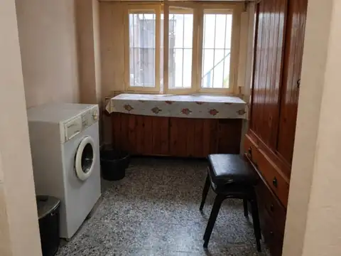 VIVIENDA MULTIFAMILIAR - IDEAL INVERSOR O DOS FAMILIAS EN VALENTIN ALSINA