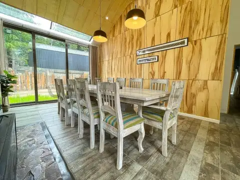 Venta casa a estrenar, 4 dorm, Barrio Puerto, Villa La Angostura