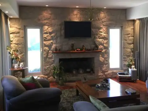 Casa en Alquiler de 4 dormitorios