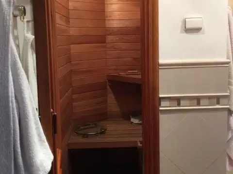 Casa 5 ambientes con 6 baños