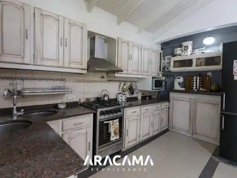 Casa 4 ambientes con 4 baños