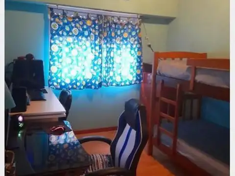 OPORTUNIDAD DUPLEX DE 4 AMB CON GARAGE CUBIERTO