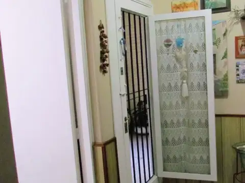 La Paz 1500, Piso PB